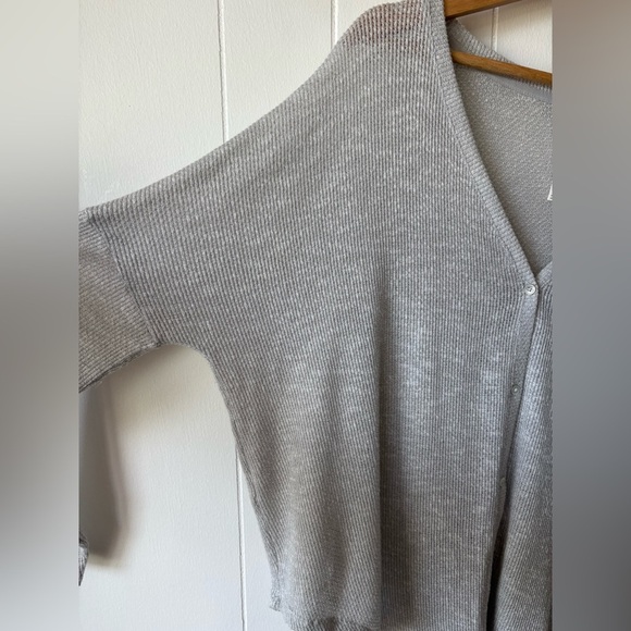 Babaton / Aritzia Taurus Grey Waffle Button Down Shirt | Medium - Picture 6 of 10